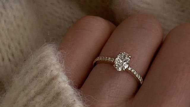 Бриллиантовые кольца из золота